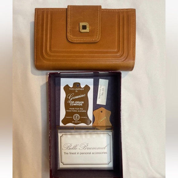 New Belle Brummel Clutch Wallet Style #88303 Genuine Leather With Design - Picture 3 of 10